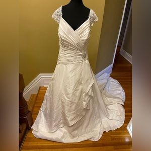 Plus size wedding gown